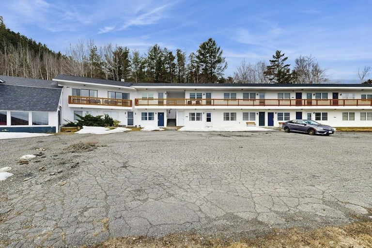 Exterior 5, Charming Condo w/ Lake Access, Dock, Wifi & Mountain Views, Somerset