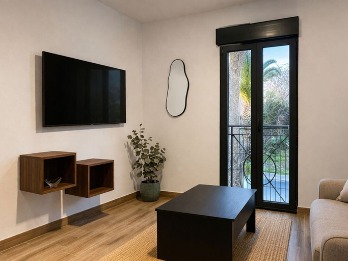 Living room 4, Chic Madrid Stay With Terrace, Madrid