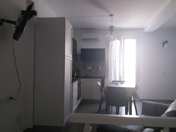 Interior, 2nd Floor Apartment Air Conditioned - Wi-fi With Panoramic Terrace, Syracuse