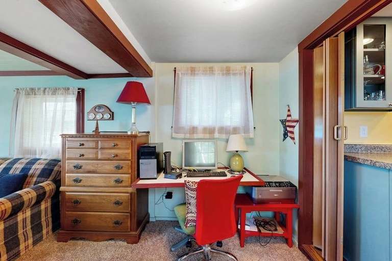 Interior, Secluded Lakefront Cottage Great Views, Dock & Boat Launch, Hancock