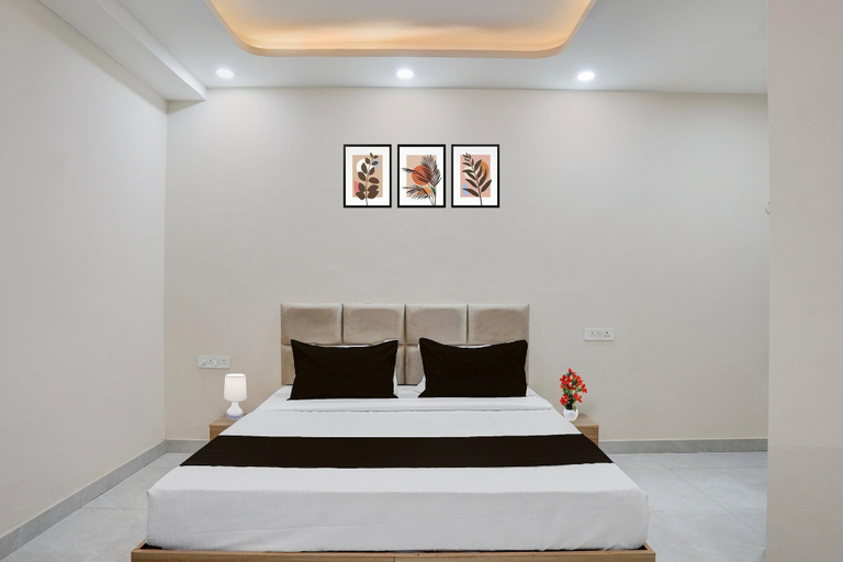 Room 3, Hotel O Delhi Meerut Expressway Makanpur, Gautam Buddha Nagar