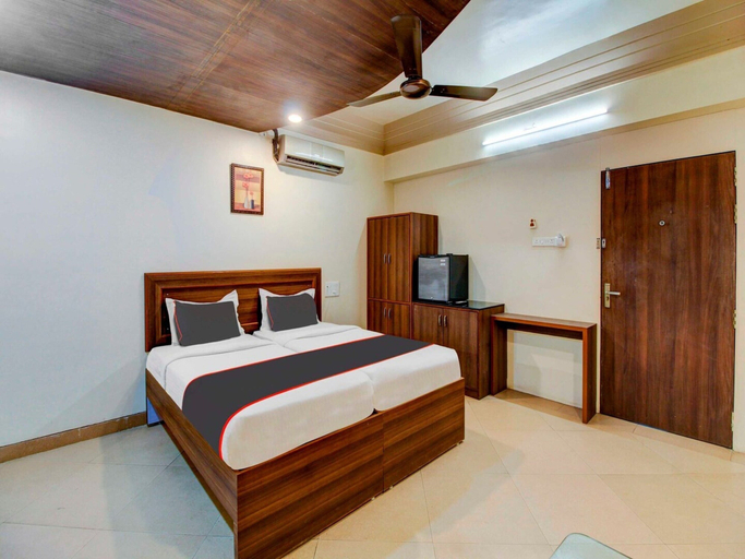 Room 4, Townhouse Dange Chowk Bus Terminal, Pune