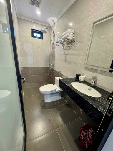 Bathroom 5, Family Transit Hotel, Sóc Sơn