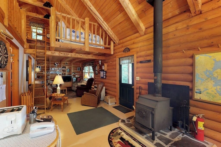 Interior 4, Dog-friendly Lakefront Log Cabin With Peaceful Atmosphere, Dock & Boat Launch, Somerset