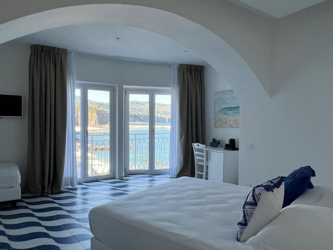 Room 5, Metasuites Beach, Napoli