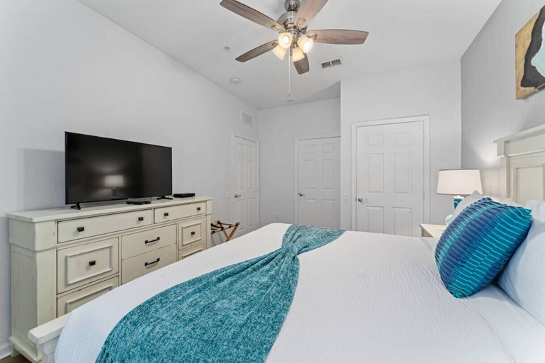 Room 5, Vista Cay 3BR Near Universal & Convention, Orange