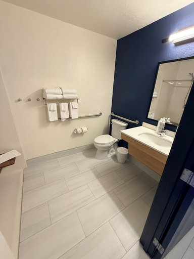 Bathroom 5, Spark by Hilton Appleton, Outagamie