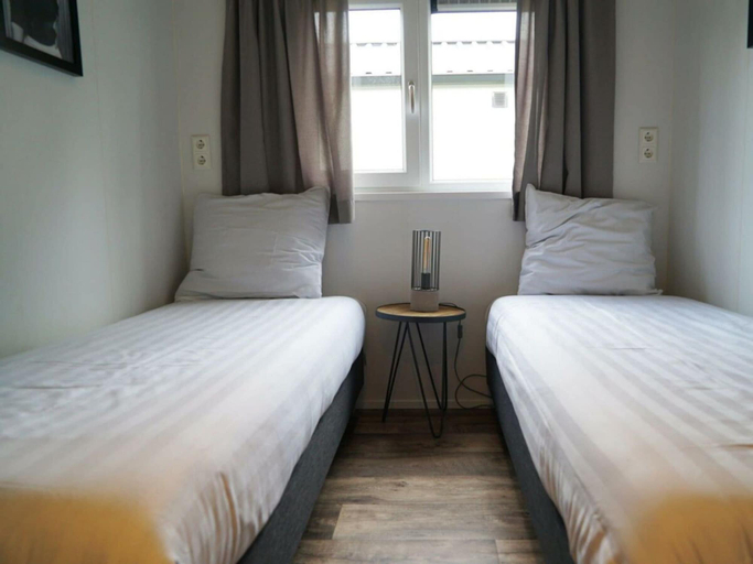 Room 5, Holiday Home in Kampen With Terrace, Dronten