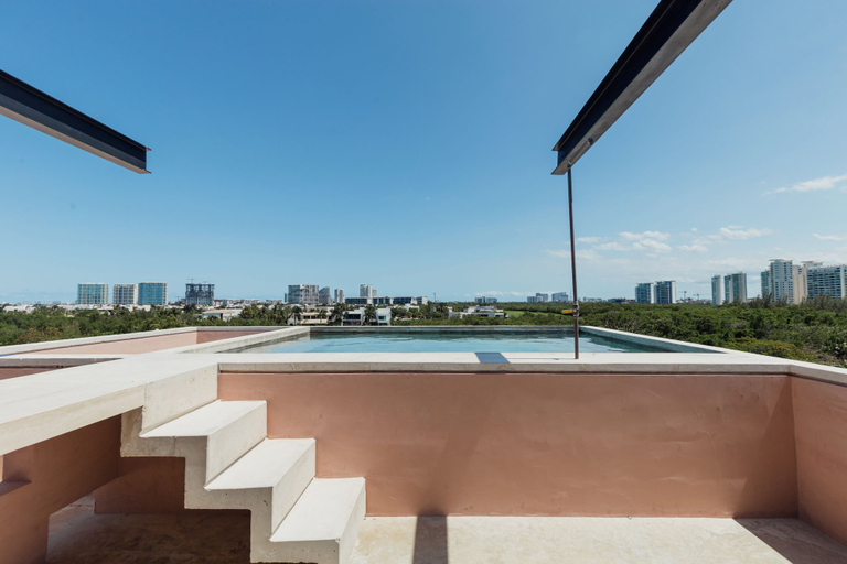 Pool 4, Hola Donceles, Isla Mujeres