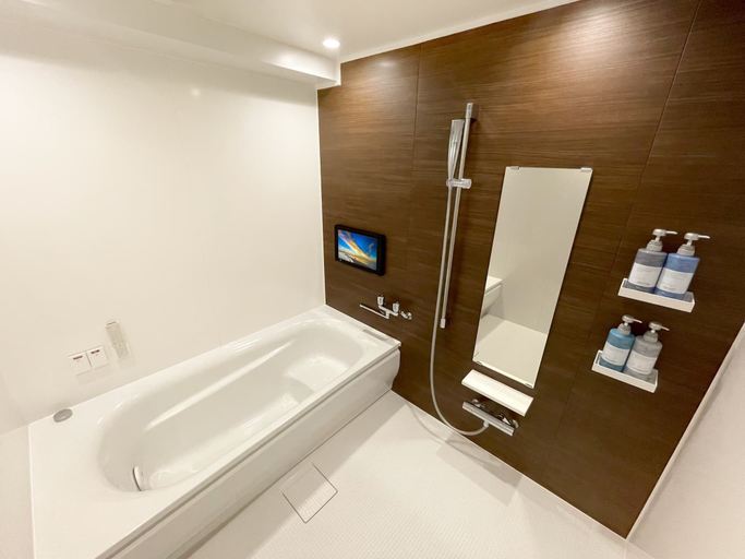 Bathroom 4, Hotel 31, Funabashi