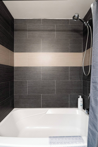 Bathroom 4, Spacious Oasis 2 bed Suite With Private Entrance, Division No. 6