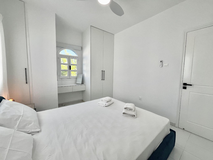 4, PRO - STAY Cavo Bay Villa