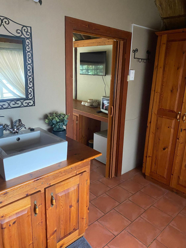 Bathroom 2, Berke Guest Room Ermelo, Gert Sibande