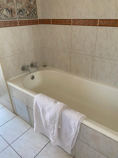 Bathroom 2, Khayelihle Guest house, Ekurhuleni