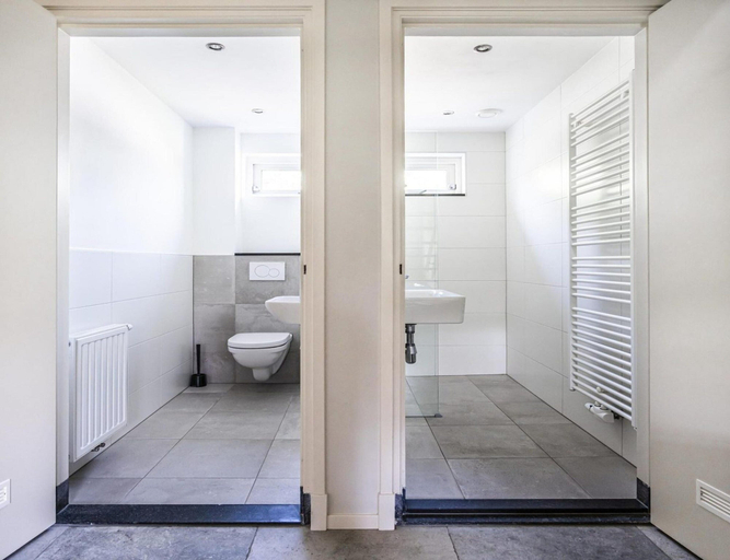 Bathroom 2, Koudekerke Coastal Getaway for 7, Veere