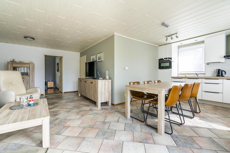 Dining 4, Coastal Bungalow Stay in Vlissingen, Vlissingen