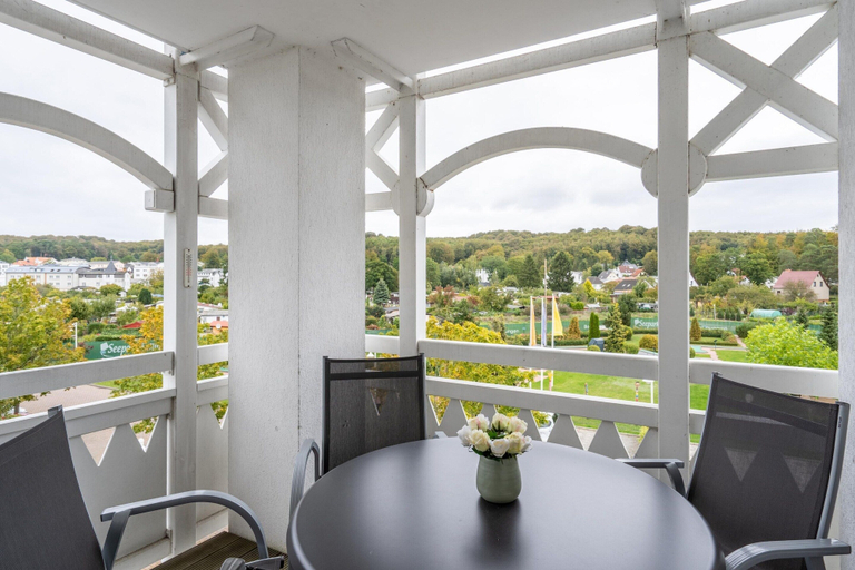 Balcony, Ansprechende Ferienwohnung mit Balkon und Badewanne in Sellin, Vorpommern-Rügen