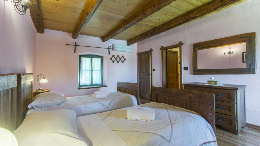 Bedroom 2, Villa Captain Morgan by Villas Guide, Kanfanar