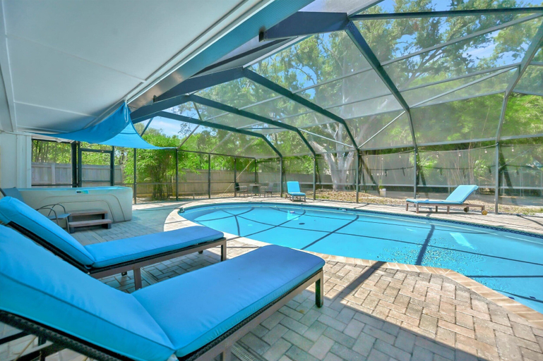 Room 3, Estate Home Pool Oasis Near Gulf Beaches, Pinellas
