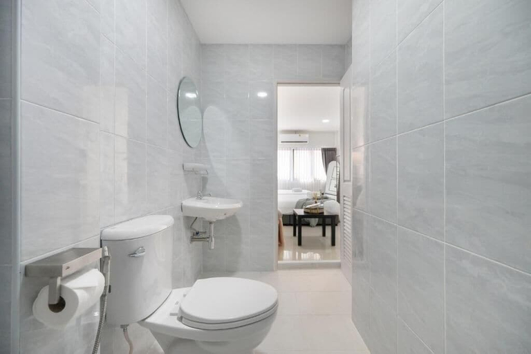 Bathroom 2, Arun Sa Wad - Chinatown Queen Room, Samphantawong