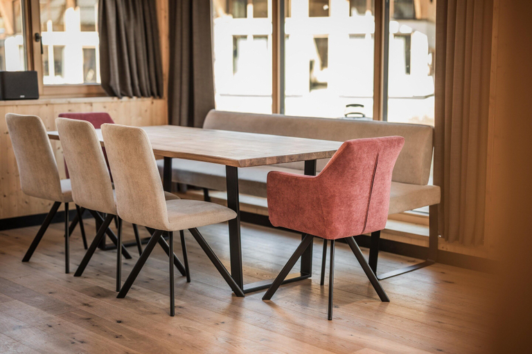 Dining 2, Chalet With Mountain Views, Dein Bichlbach, Reutte