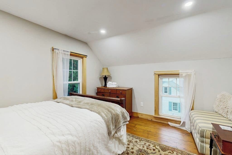 Room 5, 2-story Apartment Steps From the Harbor & Downtown, Lincoln