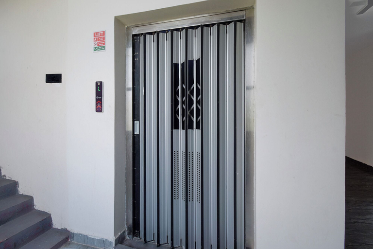 Elevator 5, Fabhotel Sp Living Tree, Karimnagar