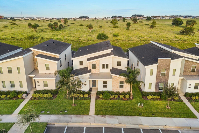 Exterior 2, 9234-Sommerset, Osceola