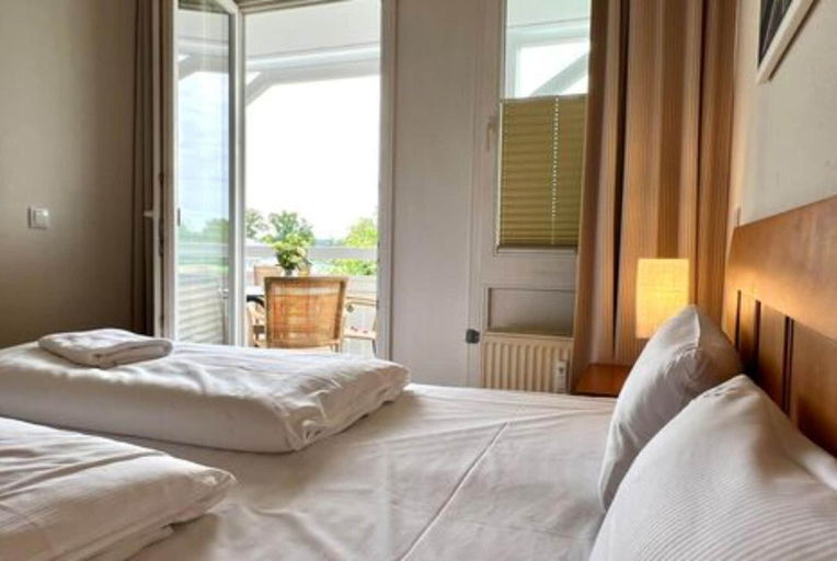 Room 3, Ferienwohnung mit Aufzug und Balkon auf Rugen, Vorpommern-Rügen