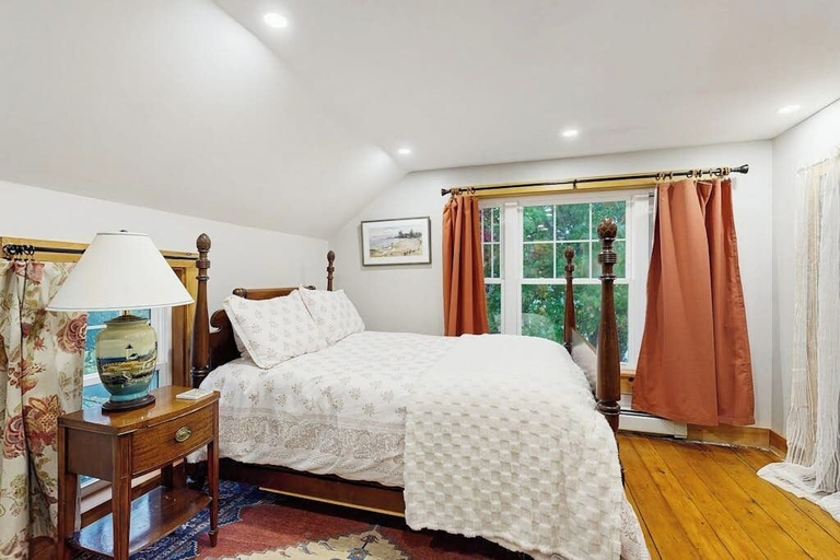 Room 4, 2-story Apartment Steps From the Harbor & Downtown, Lincoln