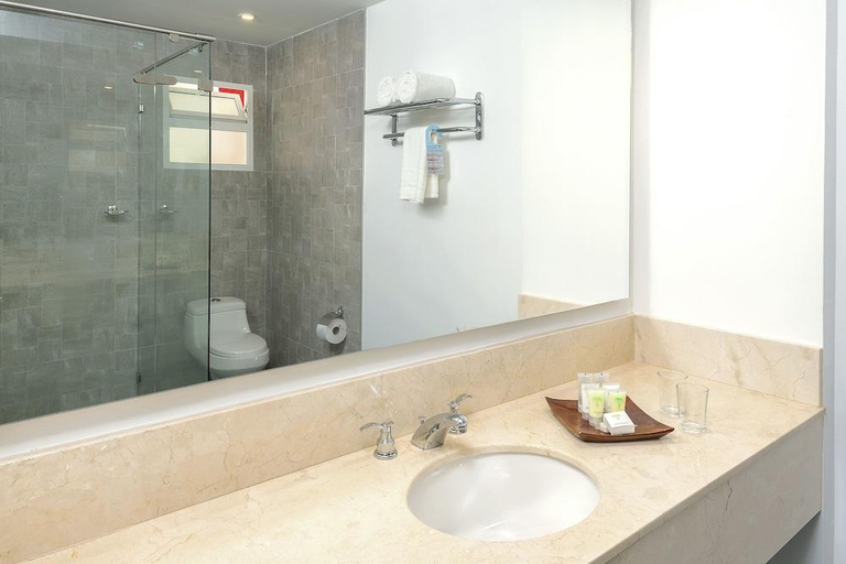 Bathroom 3, Decameron Isleno - All Inclusive, San Andrés