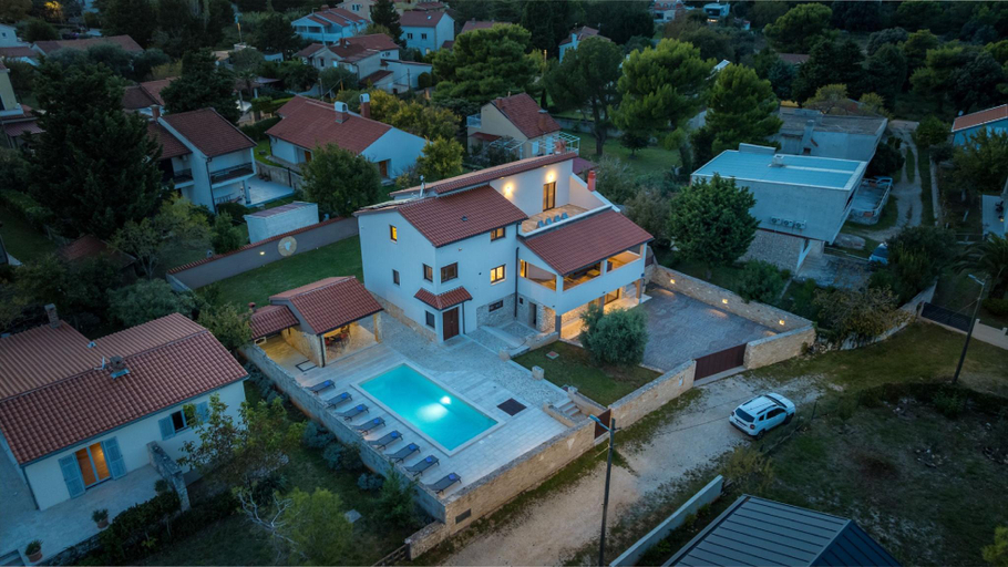 Exterior & Views 2, Villa Dolce far niente, Premantura