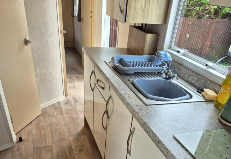 Private kitchen 2, 2 Bed Caravan - Sleeps 4 - Free Parking, Denbighshire