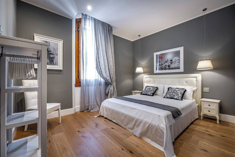 Room 5, Capodimondo, Florence