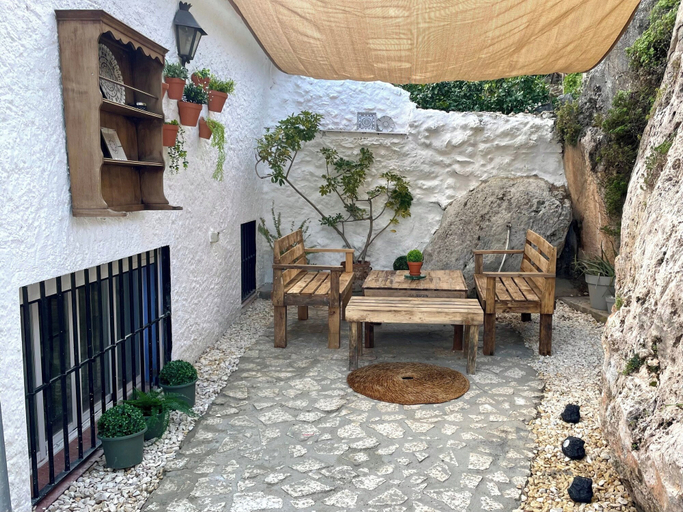 Outdoor dining, 2-bed Country House - Mountain Views - Sleeps 6, Córdoba