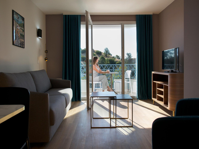 Living room 2, Apartment with loft in holiday park, Puy-de-Dôme