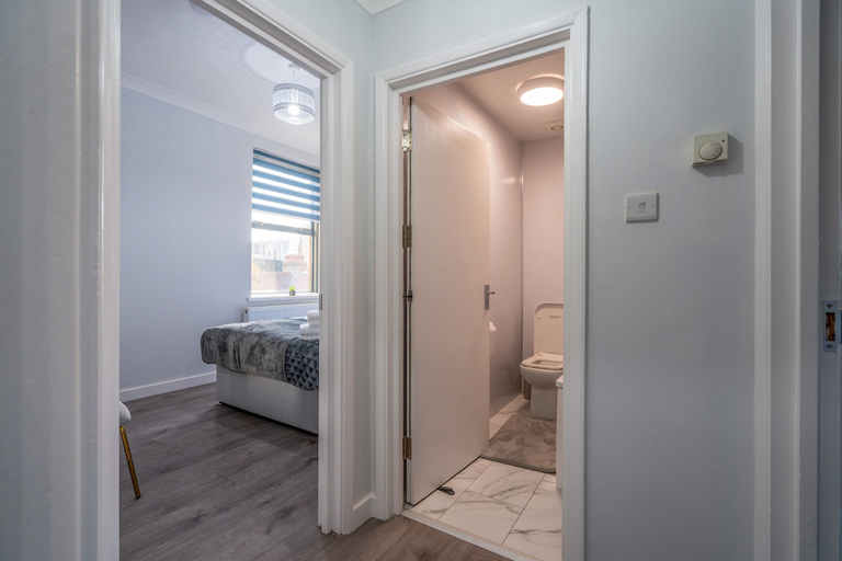 Bathroom 4, Modern Flat in Waterloo - Central London, London