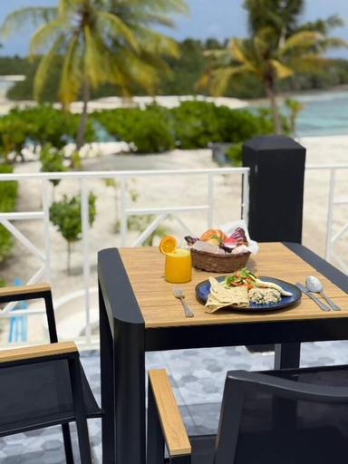Outdoor dining 5, Manta Beach Retreat
