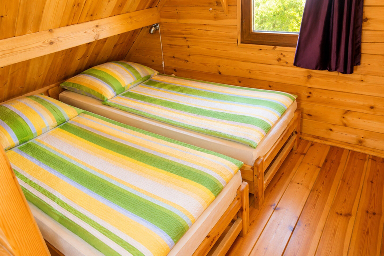 Room 4, Cottages for 5 People With a Swimming Pool, Kamień