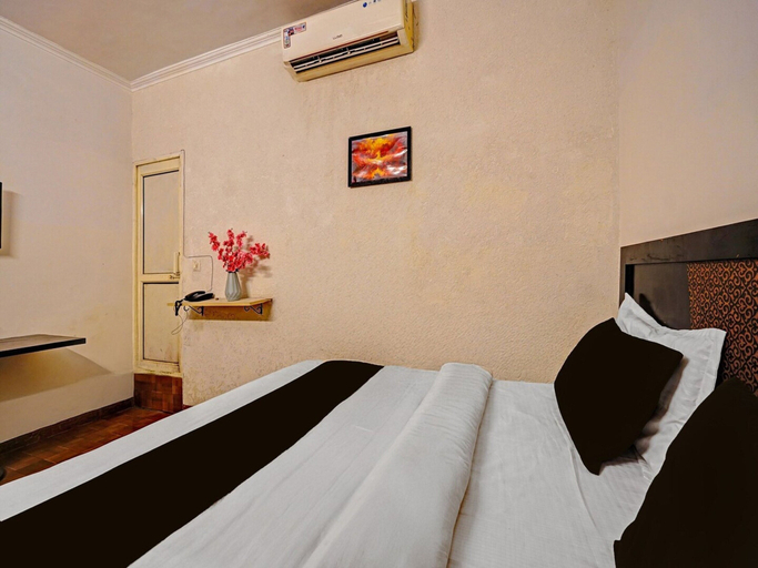 Room 3, Deluxe Hotel Shhalom, Nainital