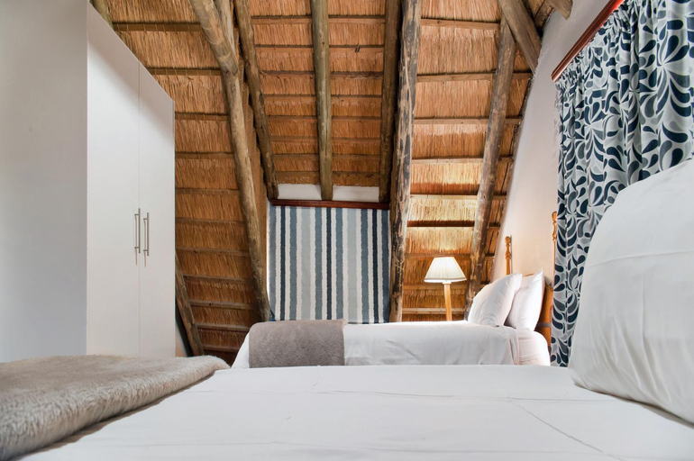Bedroom 2, Hlalanathi Drakensberg Resort, Uthukela