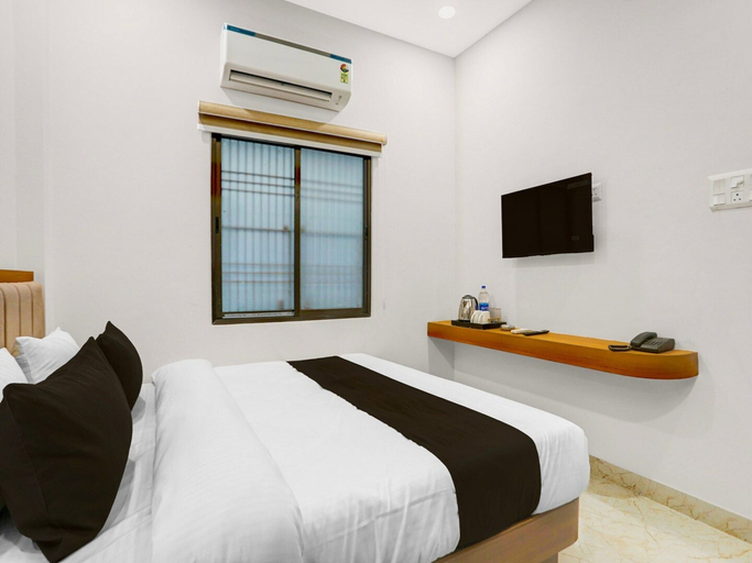 Room 5, Deluxe Hotel O Dashashwamedh Ghat, Varanasi