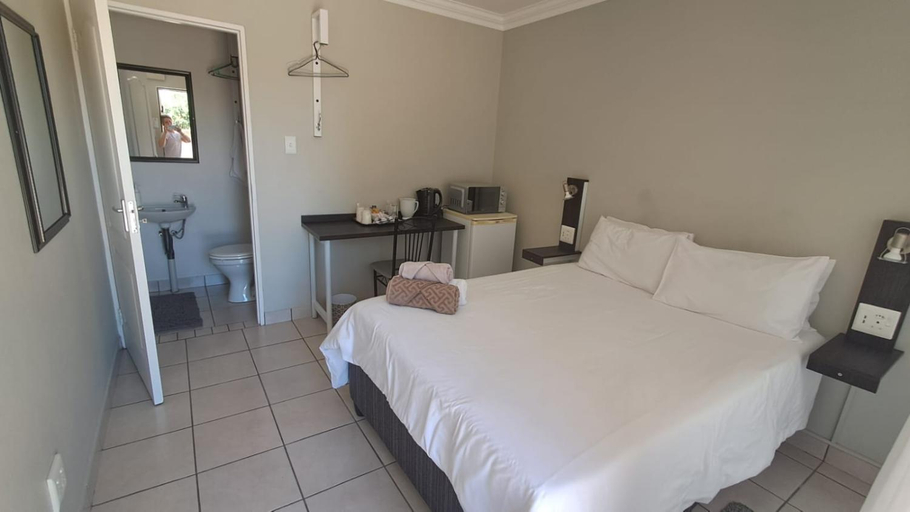 Bedroom 5, Chrisserus Guest Rooms, Mangaung