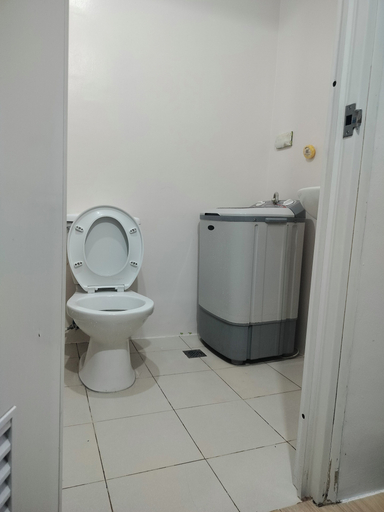 Bathroom 5, Luxurious Condo in Quezon City With City Views, Quezon City