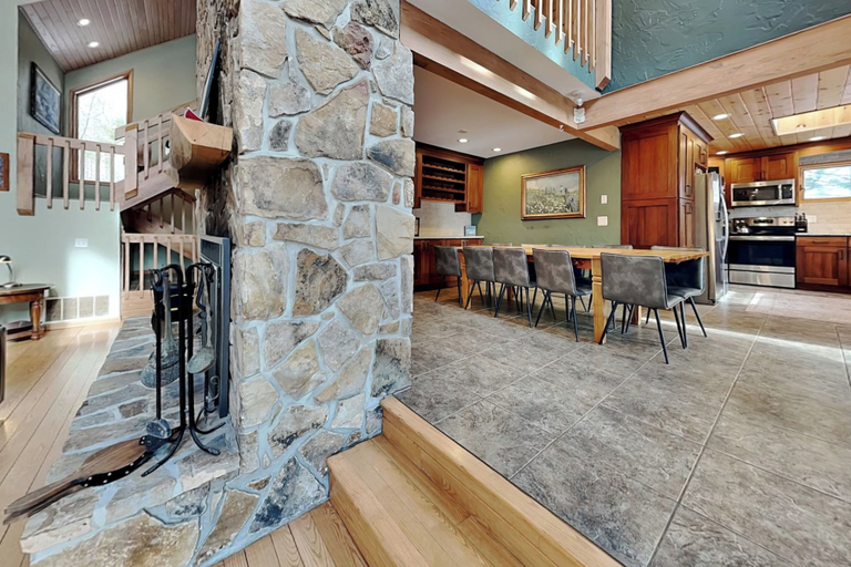 Food & Drinks 5, Shoreline Chateau by Taylor Made Deep Creek, Garrett