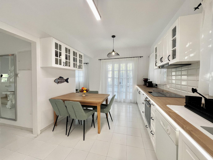 3, PRO - STAY Cavo Bay Villa