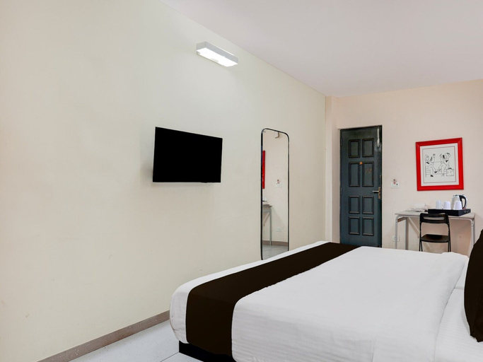 Room 4, Classic With Balcony T Nagar Chennai, Chennai