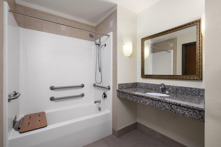 Bathroom 3, Crown Pointe Lodge, BW Signature Collection, Saint Francois