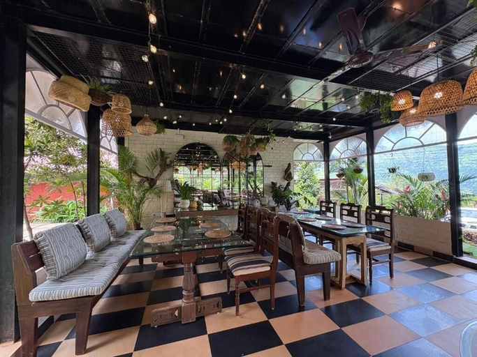 Outdoor dining 2, Dharti - Soil Stories, Satara