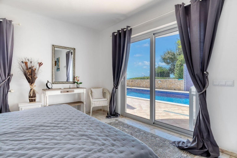 4, Casa Beatriz · Magnificent Villa just a few steps, Lagoa